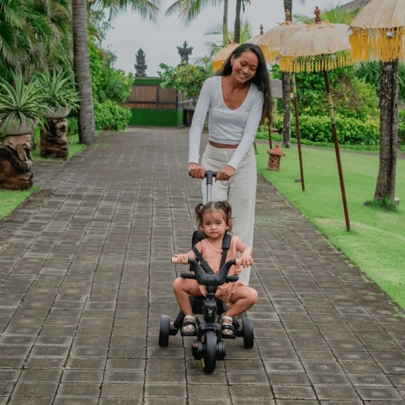 Детский трехколесный велосипед Doona Liki Trike S5, от 10 месяцев, синий Детский трехколесный велосипед Doona Liki Trike S5, от 10 месяцев, синий