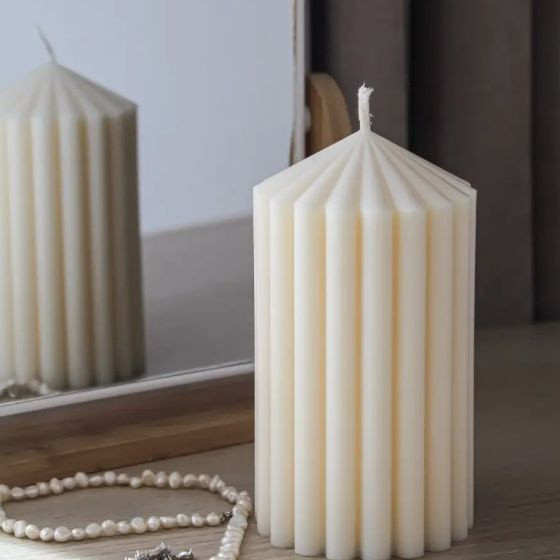 Свеча La Luna, белая, 13х6 см Свеча La Luna, белая, 13х6 см