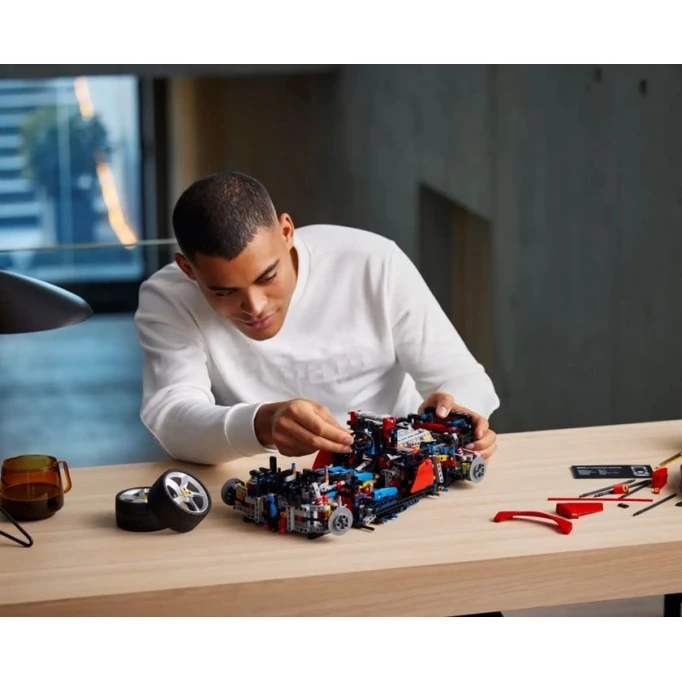 Конструктор LEGO Technic Ferrari Daytona SP3 42143, 3778 детали, от 18 лет