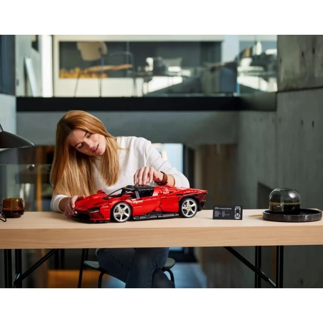 Конструктор LEGO Technic Ferrari Daytona SP3 42143, 3778 детали, от 18 лет