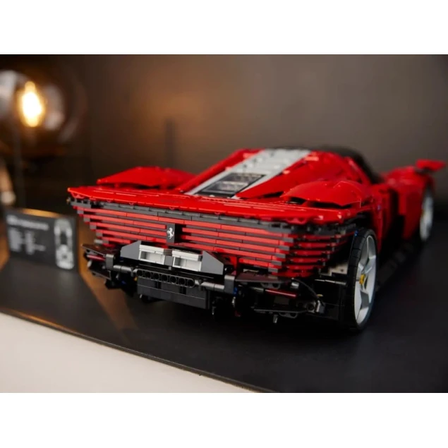 Конструктор LEGO Technic Ferrari Daytona SP3 42143, 3778 детали, от 18 лет