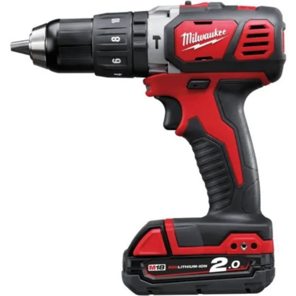 Шуруповерт Milwaukee M18BPD-202C CASE2X2.0 Шуруповерт Milwaukee M18BPD-202C CASE2X2.0