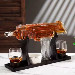 Набор Flame_2280 Графин пулемет Узи, стекло/дерево, прозрачный/черный, на подставке, 1000 мл, 3 шт Набор Flame_2280 Графин пулемет Узи, стекло/дерево, прозрачный/черный, на подставке, 1000 мл, 3 шт