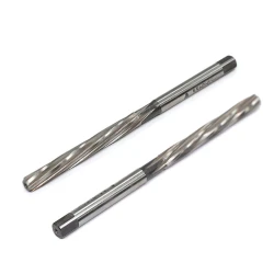 Метчик ручной B00301010550 HSS DIN206 L - RN H7, 5.5 мм Метчик ручной B00301010550 HSS DIN206 L - RN H7, 5.5 мм