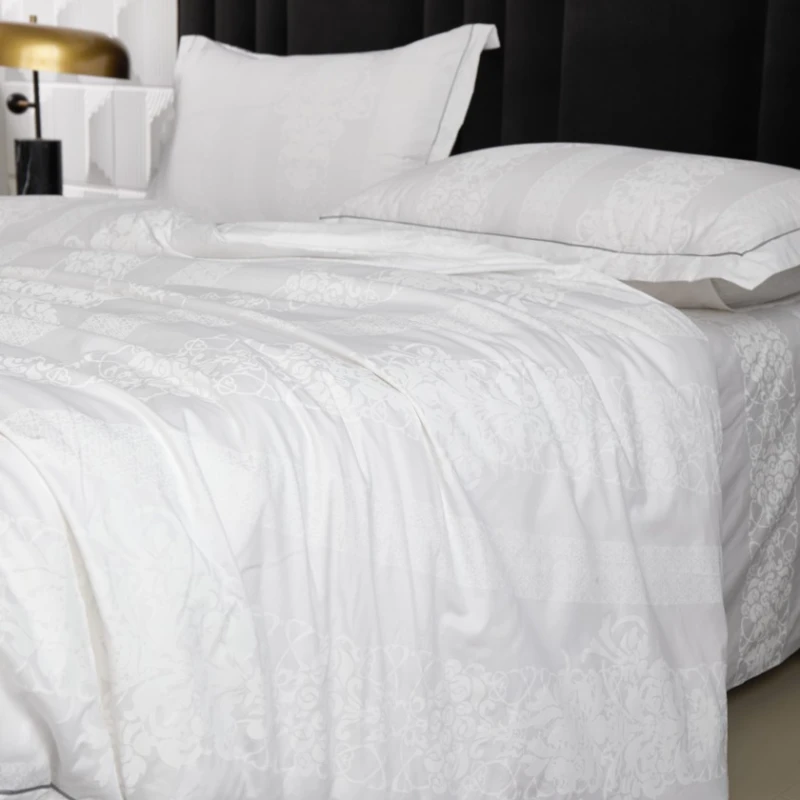 Комплект постельного белья First Home FS-554, пододеяльник 160х220 см, простыня 170х240 см, наволочки 50х70 см, хлопок, белый