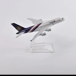 Коллекционная фигурка Air Thai Airbus A380, 13.5x15x8 см Коллекционная фигурка Air Thai Airbus A380, 13.5x15x8 см