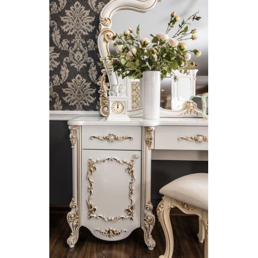 Набор мебели для спальни Era Mebel Florensiya, белый (кровать 211.5x218.5x176 см, шкаф 248x70x243 см, комод 157x45.5x78 см, прикроватная тумба 62.6x44.8x65 см, зеркало 133х120 см) Набор мебели для спальни Era Mebel Florensiya, белый (кровать 211.5x218.5x176 см, шкаф 248x70x243 см, комод 157x45.5x78 см, прикроватная тумба 62.6x44.8x65 см, зеркало 133х120 см)