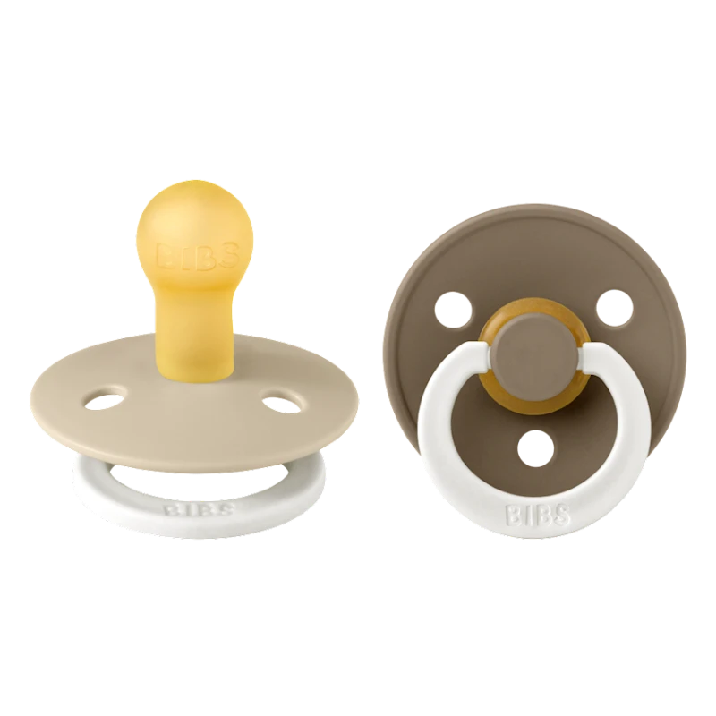 Набор пустышек BIBS Colour Night Dark Oak/Vanilla, 6-18 мес, 2 шт Набор пустышек BIBS Colour Night Dark Oak/Vanilla, 6-18 мес, 2 шт