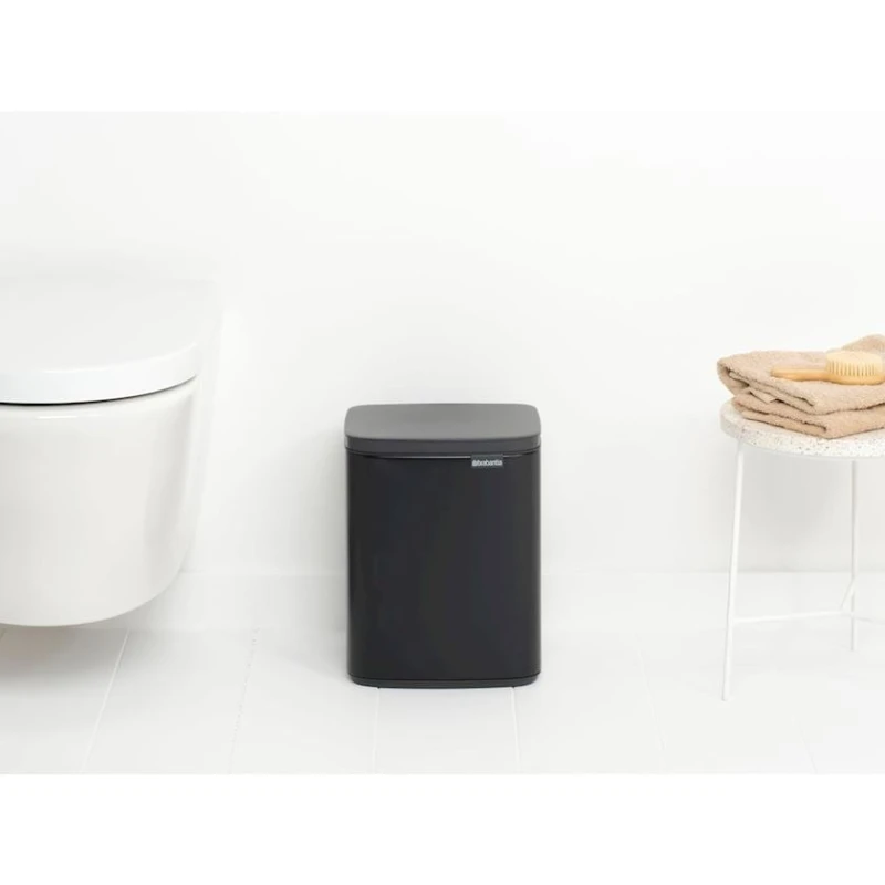 Мусорное ведро Brabantia Bo, 24.2x31.7x20.7 см, металл, 7 л, черное Мусорное ведро Brabantia Bo, 24.2x31.7x20.7 см, металл, 7 л, черное
