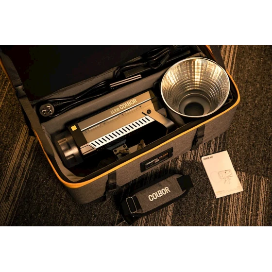 Осветитель светодиодный для видео и фото съемки Colbor CL330 Осветитель светодиодный для видео и фото съемки Colbor CL330