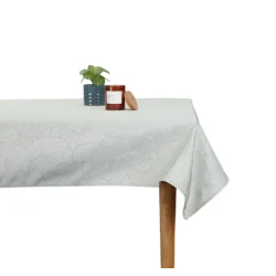 Скатерть JYSK Stilkeg, 140x240 см, полиэстер, 160 г/м², бежевый Скатерть JYSK Stilkeg, 140x240 см, полиэстер, 160 г/м², бежевый