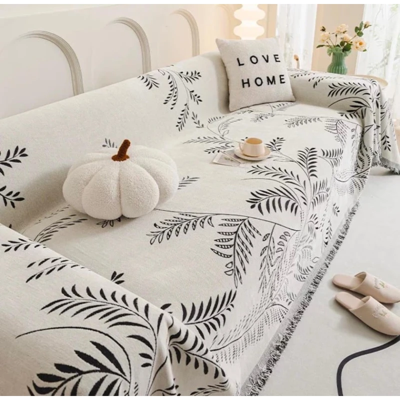 Покрывало MiraNova CTS-341, бежевое/черное, 180х180 см Покрывало MiraNova CTS-341, бежевое/черное, 180х180 см