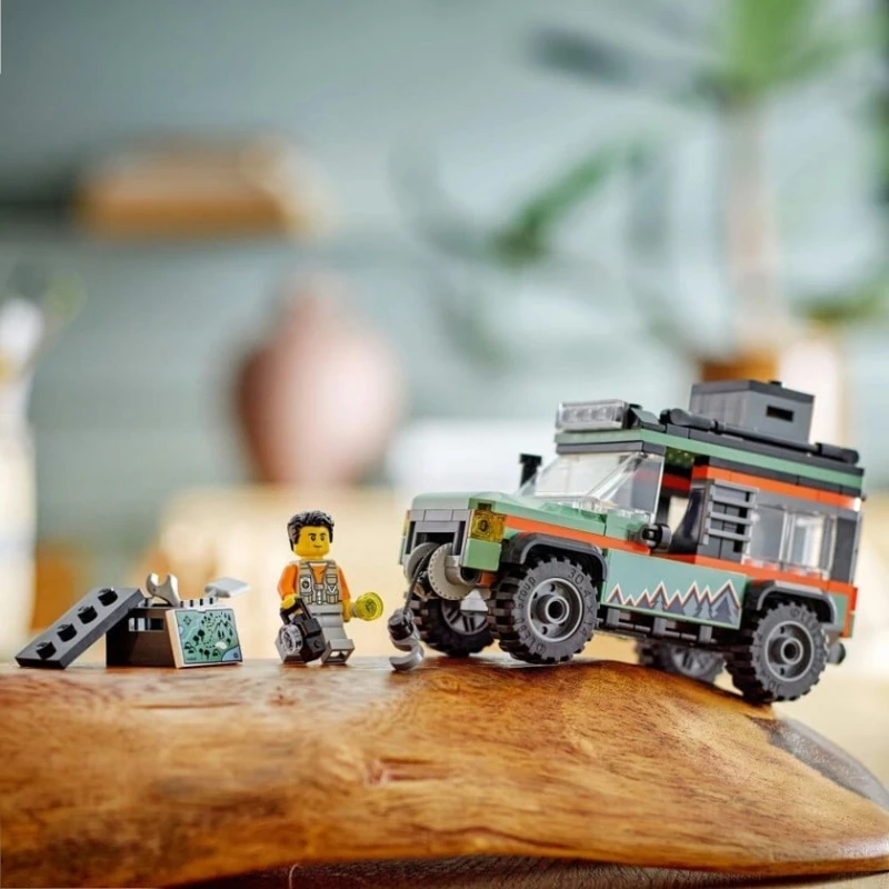 Конструктор LEGO City Off-Road 4x4 Mountain Truck 60447, 221 деталь, от 6 лет