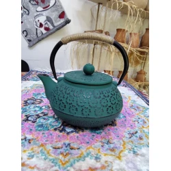 Çaydan, çuqun, yaşıl