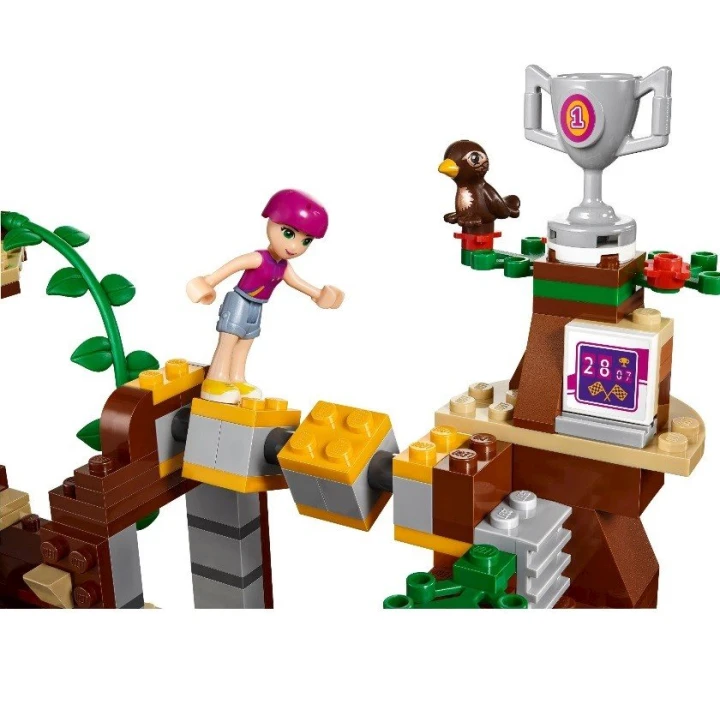 Блочный конструктор Adventure Camp Tree House Friends 81047/3019, 768 элементов