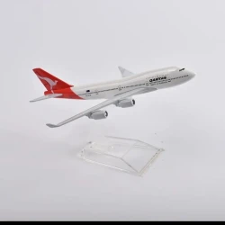 Kolleksiya fiquru Qantas Boeing 747, 15x14x8 sm