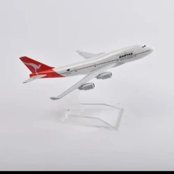 Kolleksiya fiquru Qantas Boeing 747, 15x14x8 sm