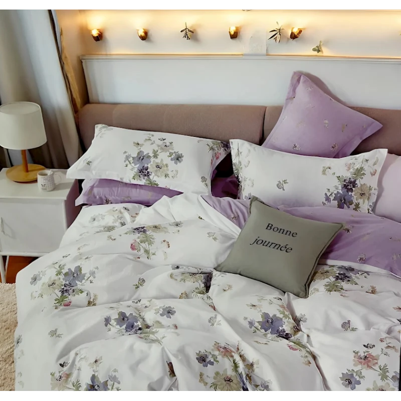 Комплект постельного белья Luxe Cotton, пододеяльник 160x220 см, простыня 250x240 см, наволочка 50x70 см, семейный, хлопок, белый/фиолетовый