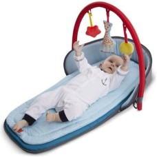 Multimat matras dəsti ( rahatlıqla açılıb-yığıla bilən) Sophie la Girafe Travel play mat Gris