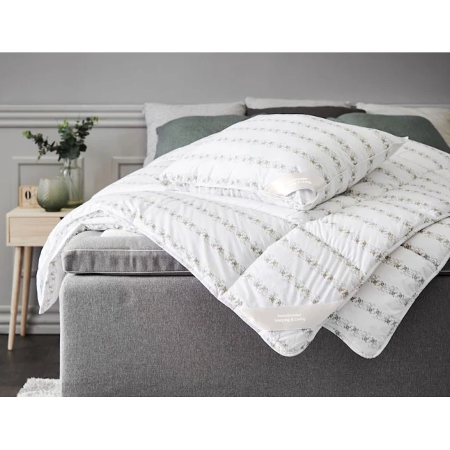 Одеяло JYSK Tronfjellet 4030189, 240x220 см, евростандарт, полиэстер/силиконизированное волокно/хлопок, белое Одеяло JYSK Tronfjellet 4030189, 240x220 см, евростандарт, полиэстер/силиконизированное волокно/хлопок, белое