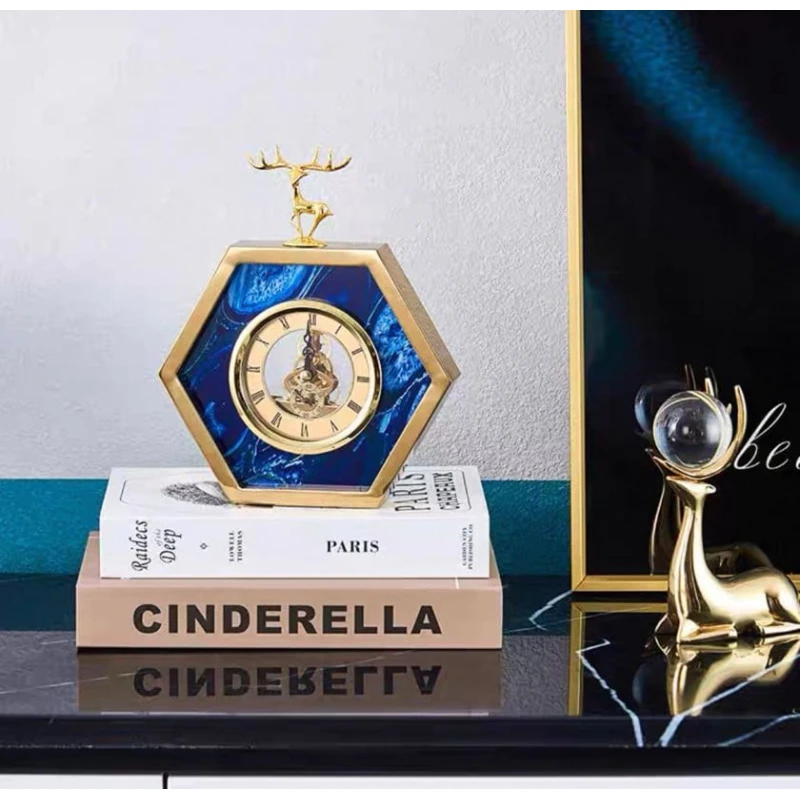 Золотые металлические маятниковые настольные часы. 838rj_38j Золотые металлические маятниковые настольные часы. 838rj_38j