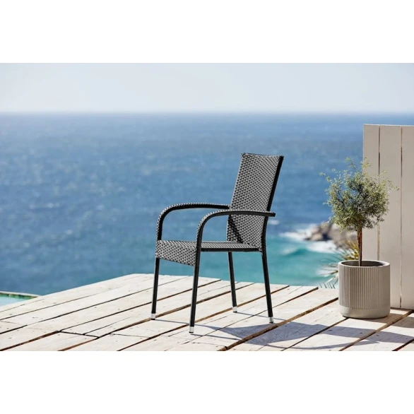 Садовый стул JYSK Gudhjem, полираттан, черный, 55x63x94 см Садовый стул JYSK Gudhjem, полираттан, черный, 55x63x94 см