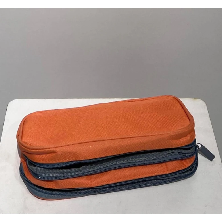 Parça qələm qutusu. Geniş boyunlu və fermuarlı çanta ofis, məktəb və səyahət üçün uyğundur.