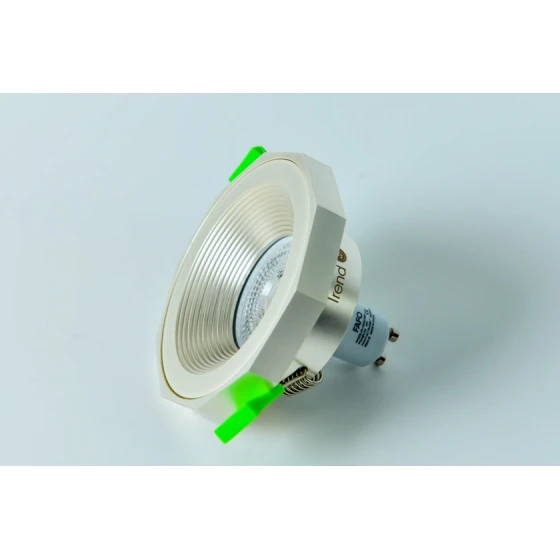 Светодиодный спот Trend PR-9000, алюминий, белый Светодиодный спот Trend PR-9000, алюминий, белый