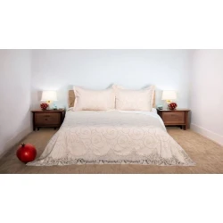 Комплект Narlı 000601, покрывало 260х260 см, наволочки 50x70 см, двуспальный, велюр, бежевый