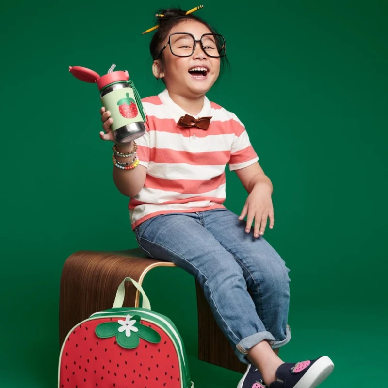 Бутылка для воды Skip Hop Spark Style Клубника, нержавеющая сталь, 350 мл, 12+ мес Бутылка для воды Skip Hop Spark Style Клубника, нержавеющая сталь, 350 мл, 12+ мес