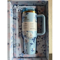 Термос Stanley Quencher H2.0 Flowstate, 1200 мл, товар в ассортименте Термос Stanley Quencher H2.0 Flowstate, 1200 мл, товар в ассортименте