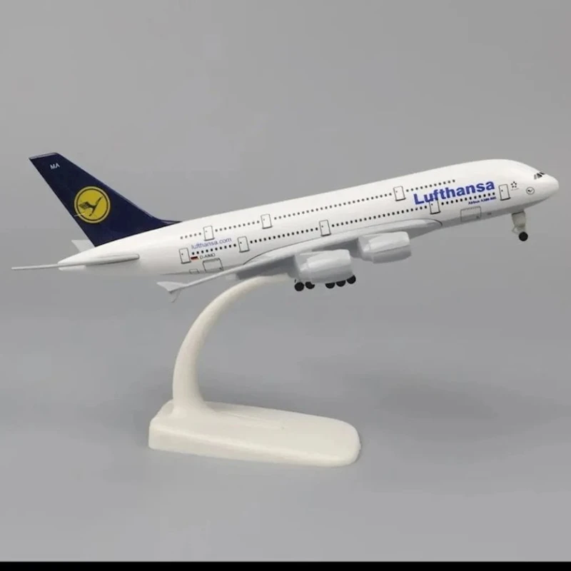 Коллекционная фигурка A380 Lufthansa, 18.5x20x10 см
