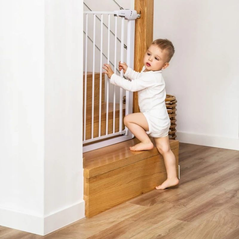 Защитное ограждение Babyono 943/01, белый