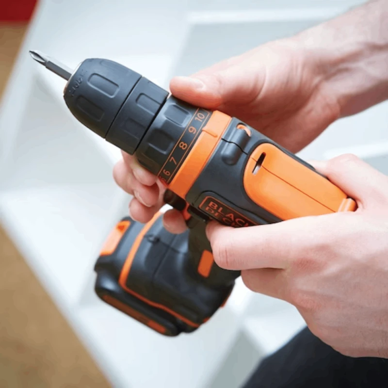Дрель-шуруповерт Black&Decker BDCDD12B-QW SET (2X1.5)