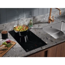 Индукционная плита Electrolux LIT30230C