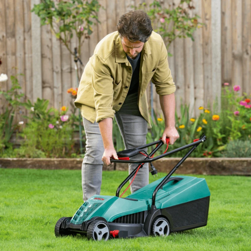 Elektrikli qazonbiçən Bosch Rotak 32 0600885B00