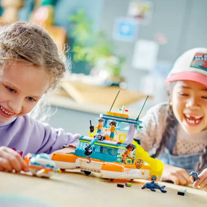 Конструктор LEGO Friends Спасательная лодка 41734