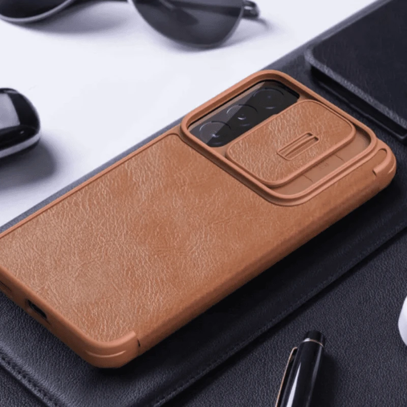 Qoruyucu örtük Nillkin Samsung S22+ Qin Pro Leather Brown 5540