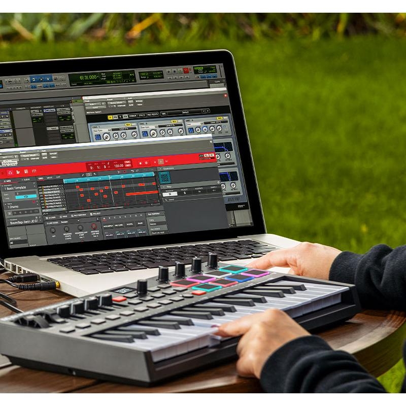 Rəqəmsal pianinolar M-Audio Oxygen Pro Mini