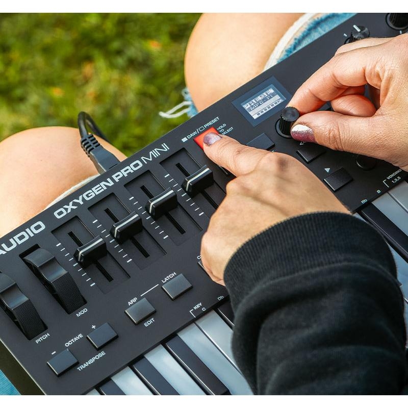 Rəqəmsal pianinolar M-Audio Oxygen Pro Mini