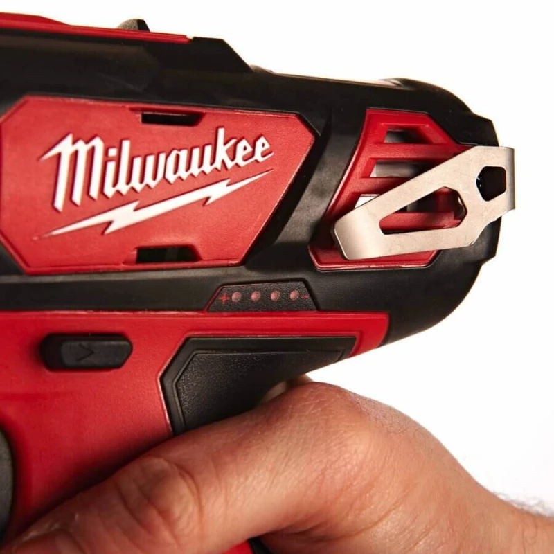 Дрель-шуруповерт Milwaukee M12BDD-402C (CASE+2X4.0)