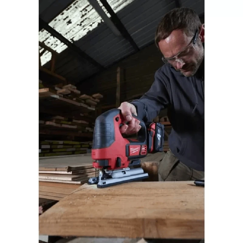 Лобзик Milwaukee M18BJS-402C (CASE+2X4.0)