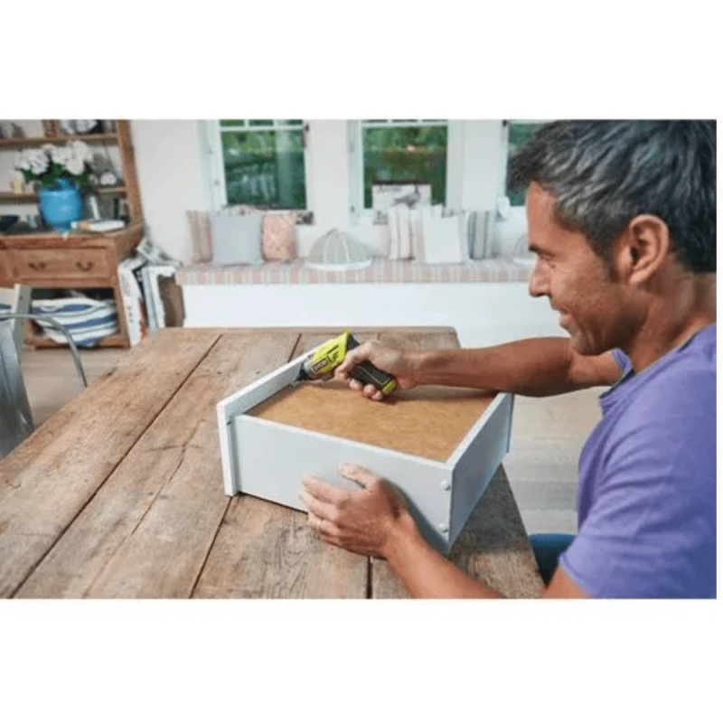 Şurup bağlayan Ryobi Ergo / 4V