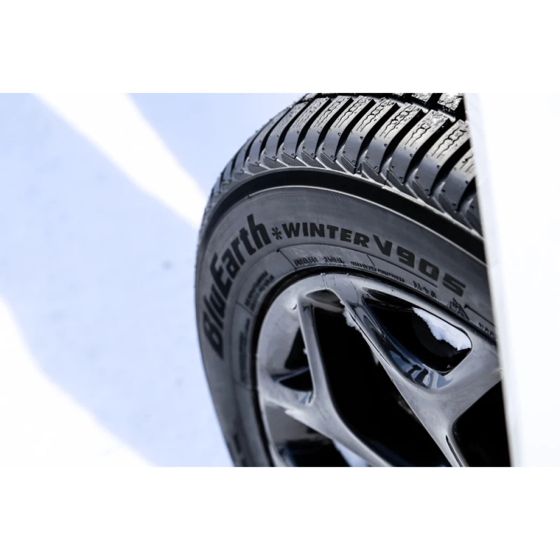 Avtomobil təkərləri Yokohama BluEarth Winter V905 107W 275/40R21 1