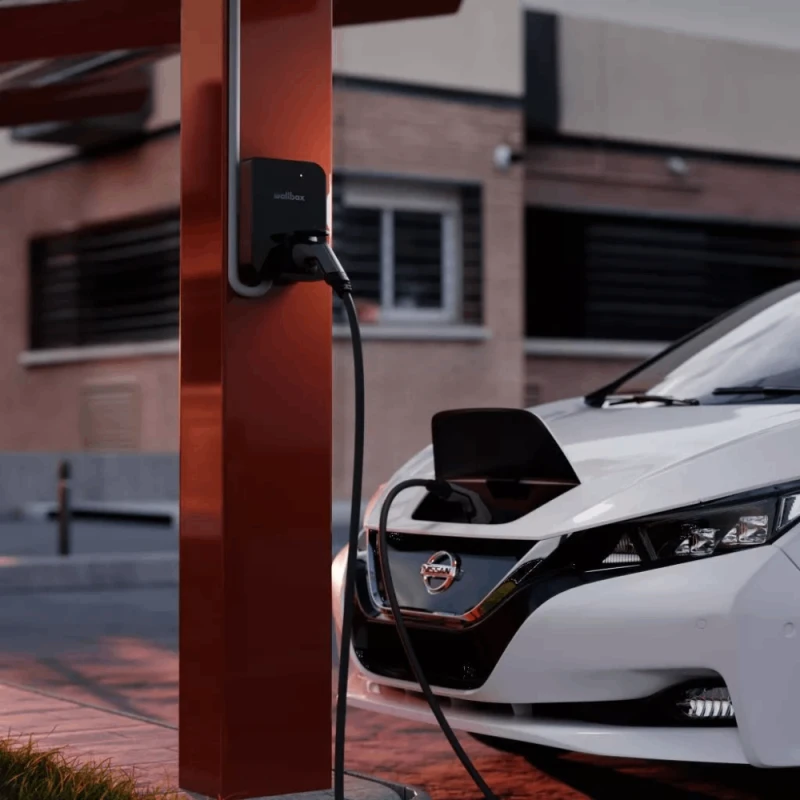 Автомобильная зарядная станция Wallbox Copper SB / 22 кВт