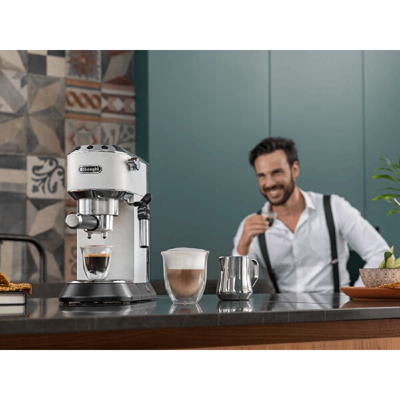 Qəhvədəmləyən DeLonghi EC685.W