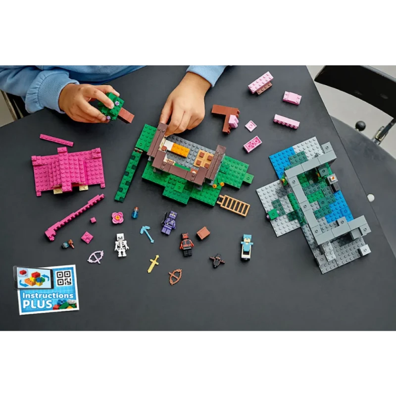 Конструктор LEGO Minecraft The Training Grounds 21183
