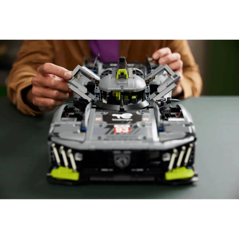 Конструктор LEGO Technic Peugeot 9X8 24H Le Mans Hybrid Hypercar / 42156