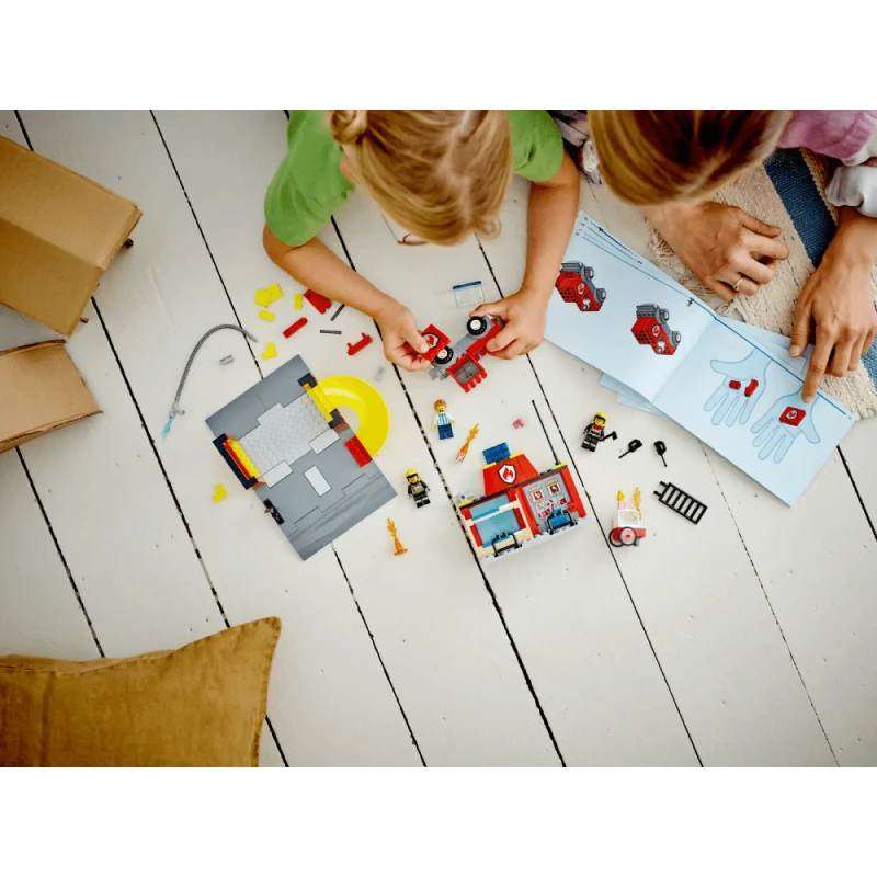 Конструктор LEGO City Пожарная станция и пожарная машина 60375