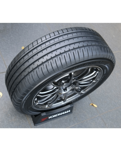 Yokohama BluEarth-XT AE61 102V 235/60R17